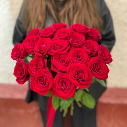 Букет из 29 красных роз 50 см
